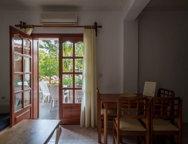 Family Apartment with Pool View_ (5)