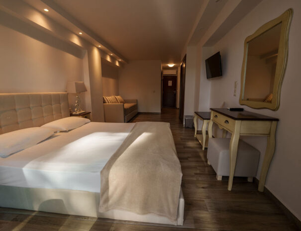 Family Junior Suite with Garden View_ (5)