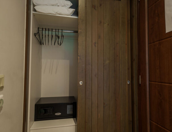 Superior Family Suite with Garden View_ (6)